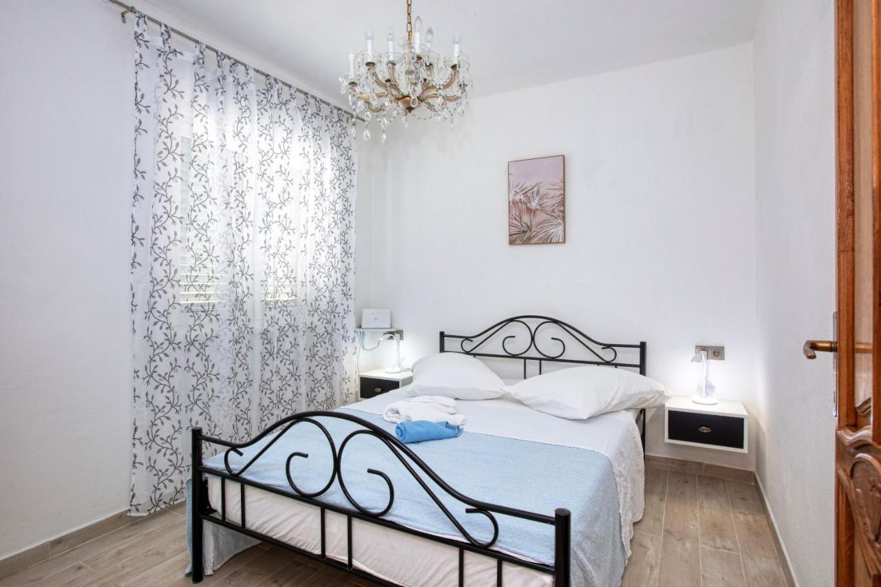 Seaside Holiday House Stupin Celine, Rogoznica - 19871 ภายนอก รูปภาพ